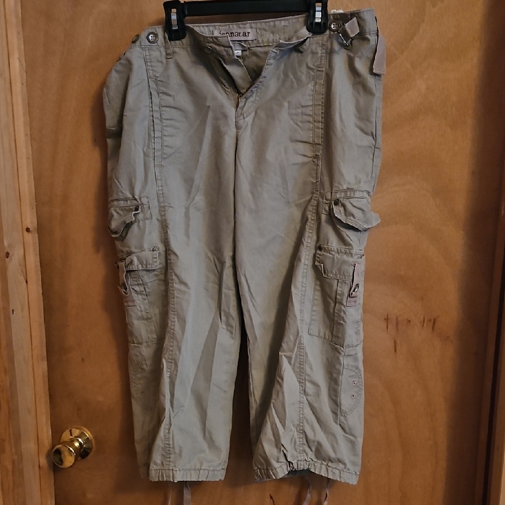 Jeanstar Women's Tan Cargo Capris
